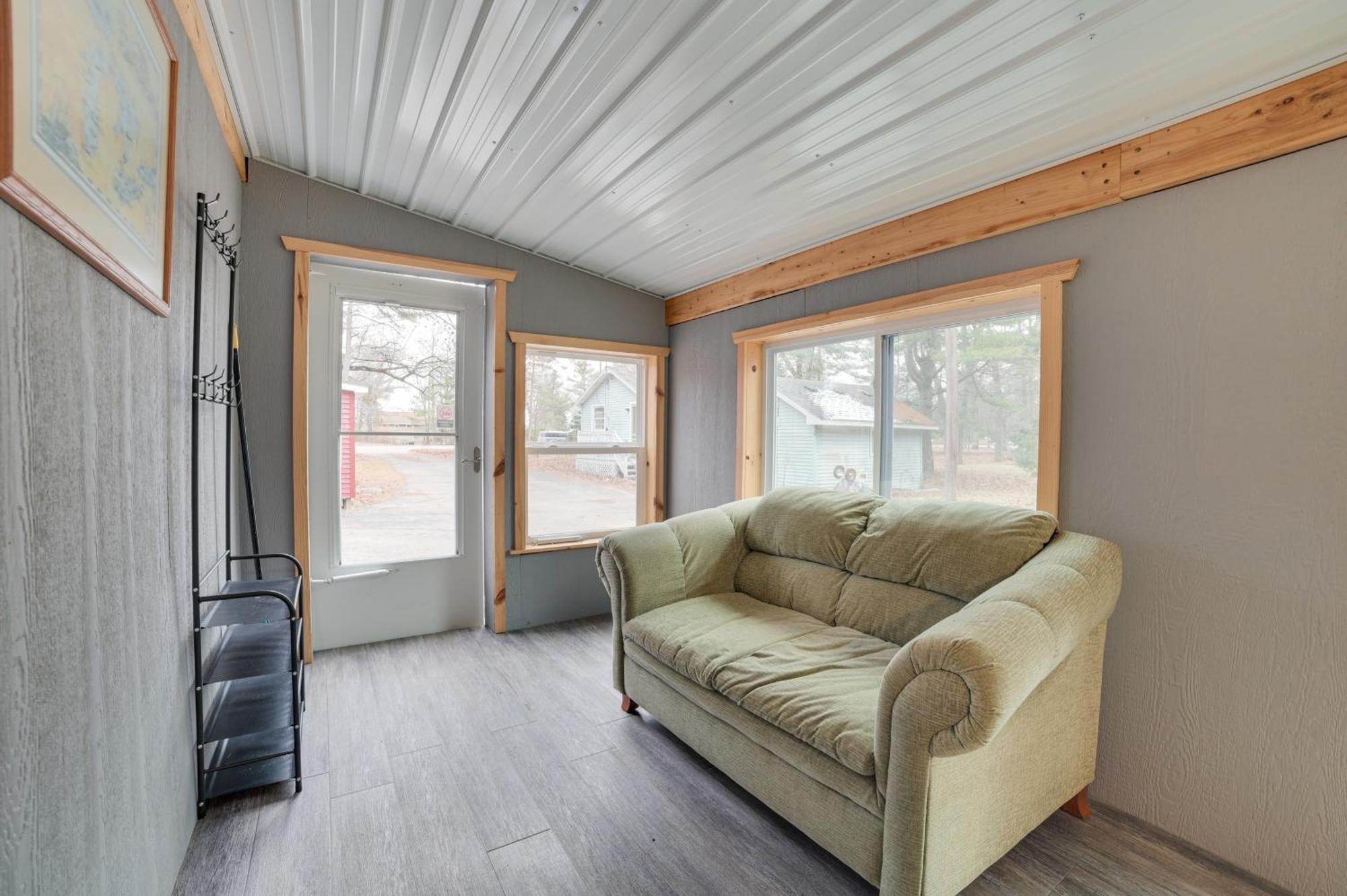 Scenic Evans Hideaway Steps To Lake Huron! Oscoda Zewnętrze zdjęcie