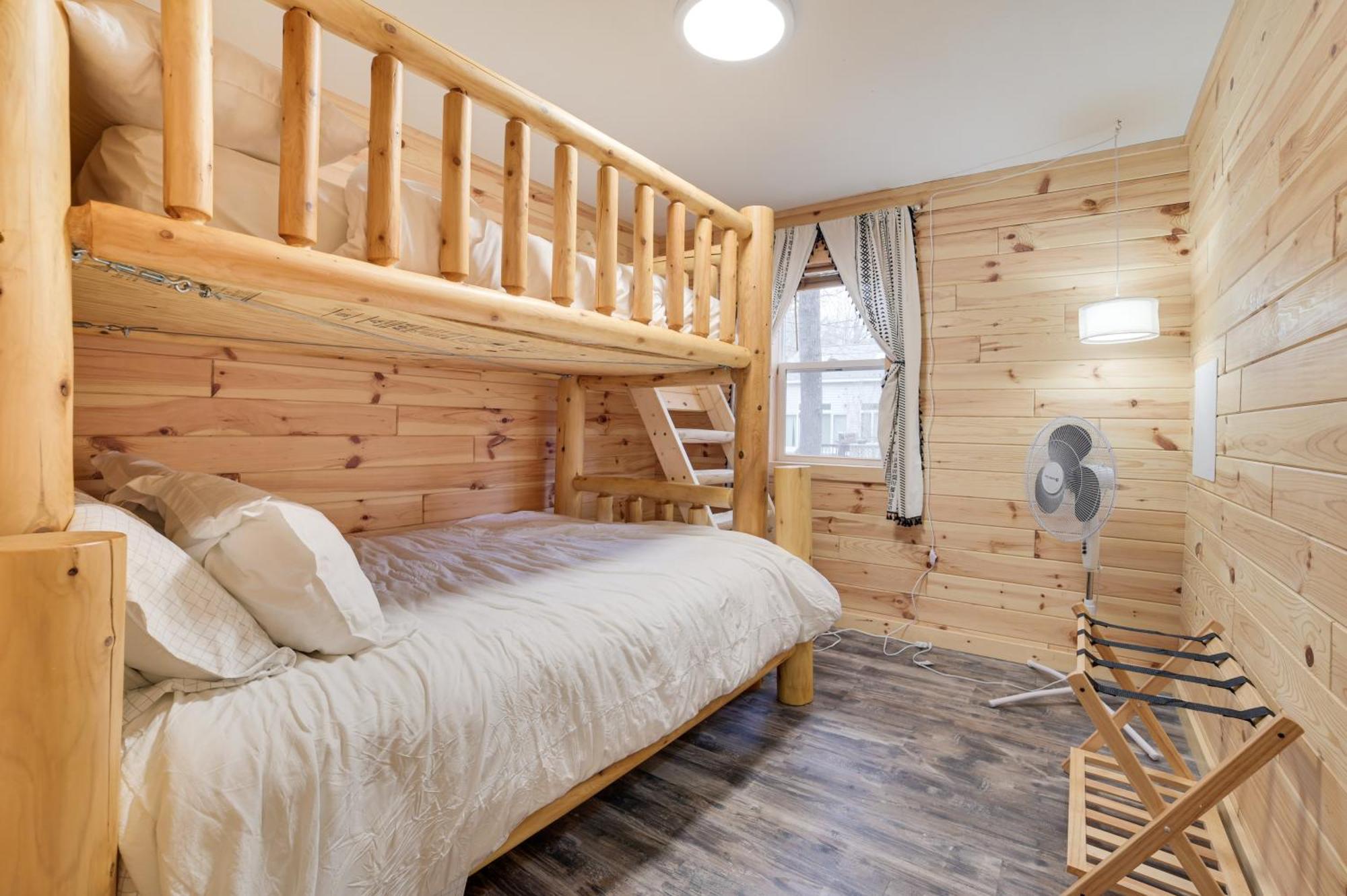 Scenic Evans Hideaway Steps To Lake Huron! Oscoda Zewnętrze zdjęcie