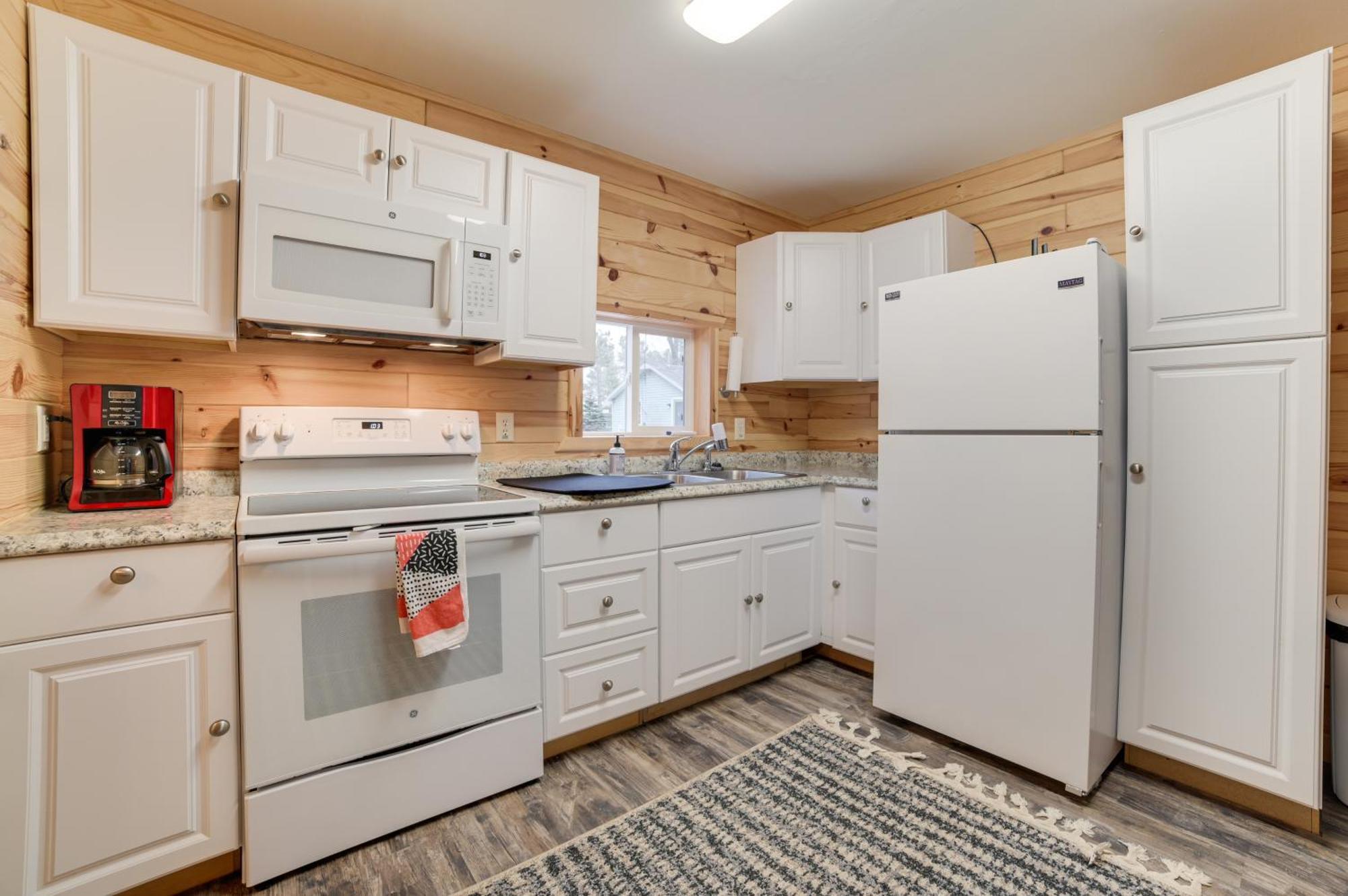 Scenic Evans Hideaway Steps To Lake Huron! Oscoda Zewnętrze zdjęcie