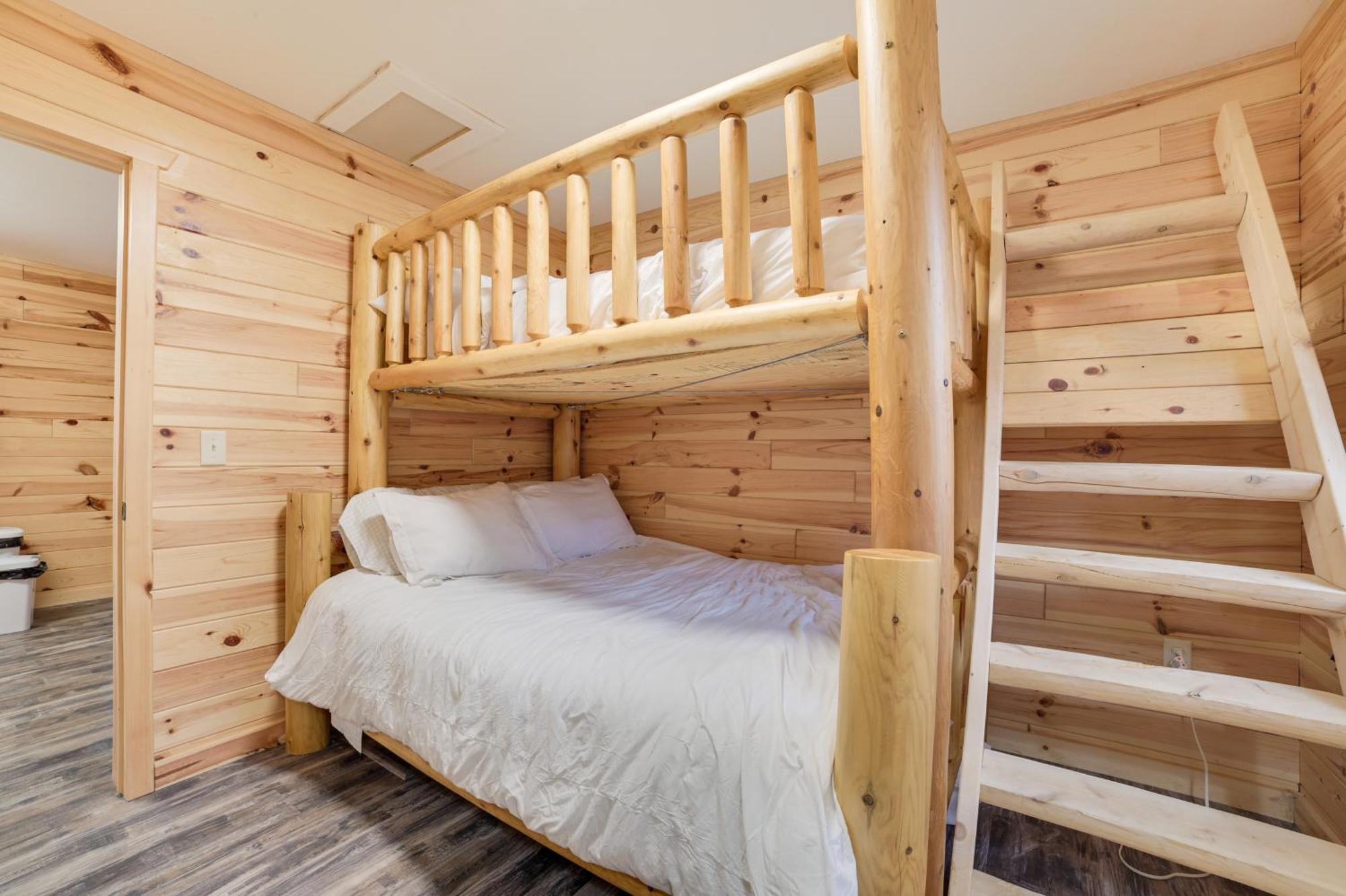 Scenic Evans Hideaway Steps To Lake Huron! Oscoda Zewnętrze zdjęcie